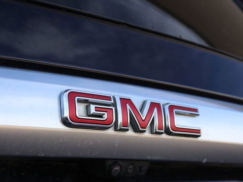 Used 2021 GMC Yukon Denali w/ Denali Ultimate Package AWD/4WD image 13