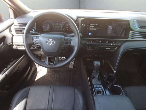 Used 2025 Toyota Camry XSE FWD image 15