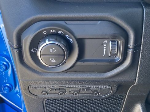 New 2025 Jeep Gladiator High Tide image 27