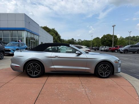 Used 2022 Ford Mustang Premium RWD image 7