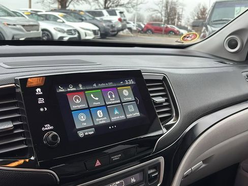 Used 2021 Honda Pilot Touring image 19