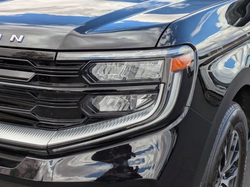 Certified 2025 Ford Expedition Platinum image 12