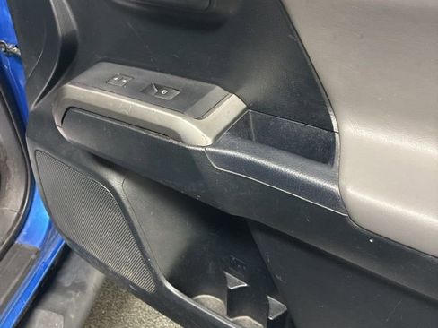 Used 2017 Toyota Tacoma SR5 image 25