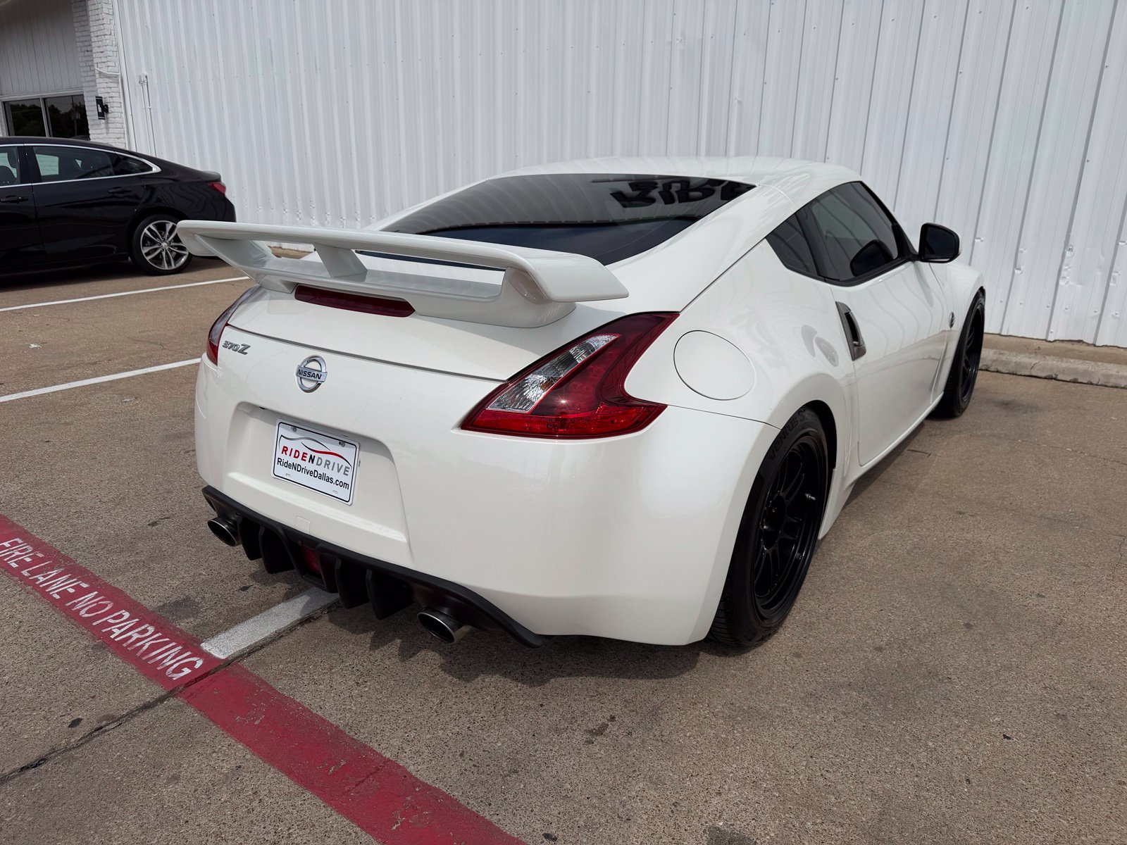 Used 2019 Nissan 370Z Coupe RWD image 8