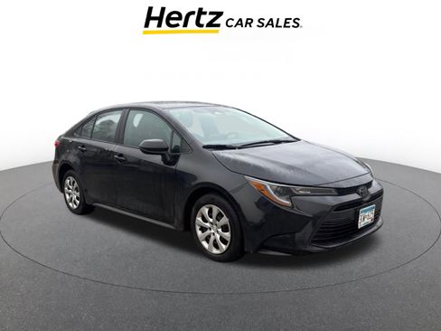 Used 2025 Toyota Corolla LE image 1