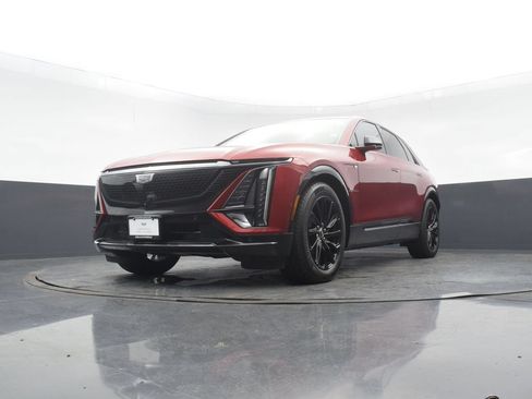 Certified 2024 Cadillac Lyriq Sport w/ Nappa Leather Package AWD/4WD image 47