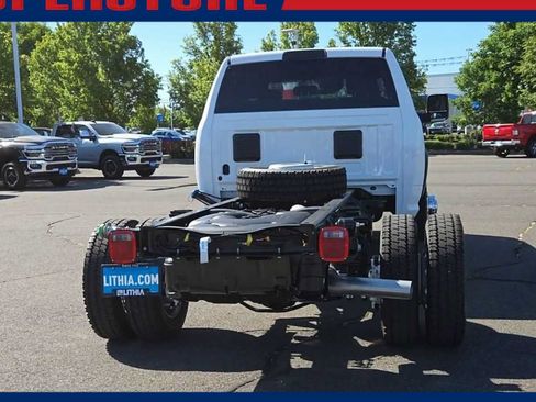 New 2026 RAM 5500 Tradesman AWD/4WD image 7