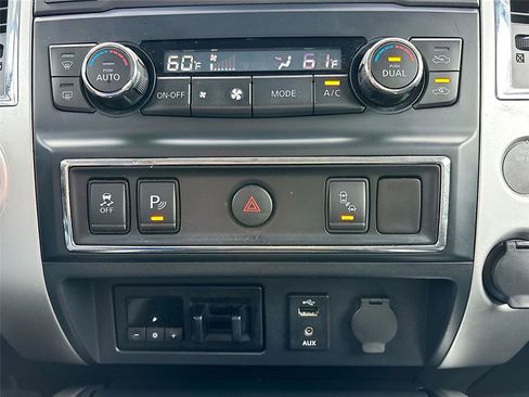Used 2017 Nissan Titan SV RWD image 19
