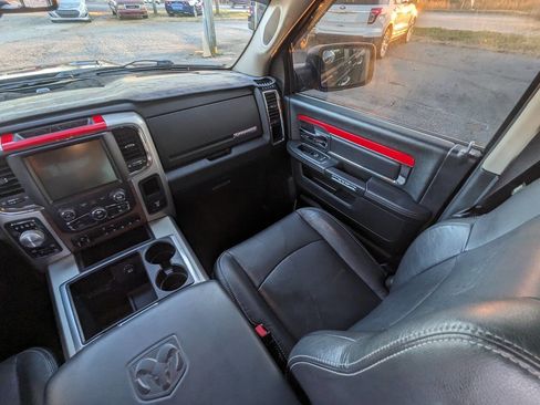 Used 2015 RAM 1500 Laramie w/ Convenience Group image 28