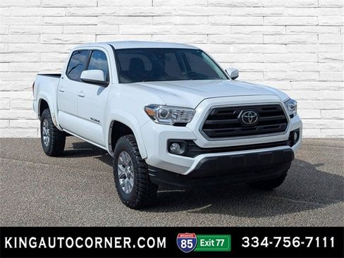 Used 2019 Toyota Tacoma SR5 image 3