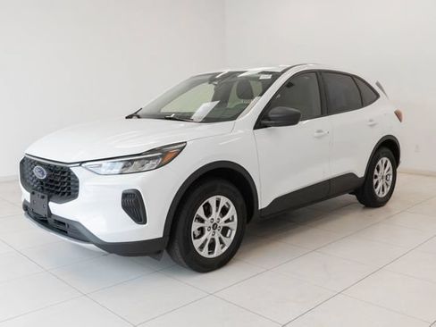 Used 2025 Ford Escape Active AWD/4WD image 22