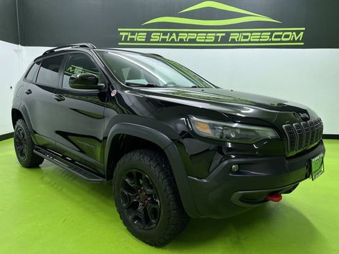 Used 2022 Jeep Cherokee Trailhawk w/ Sound & Nav Group AWD/4WD image 2