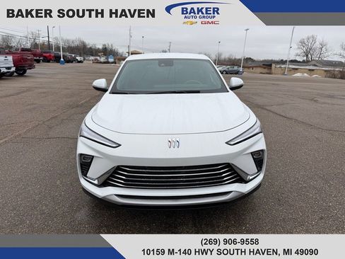 Used 2024 Buick Envista Preferred w/ Convenience II Package image 2