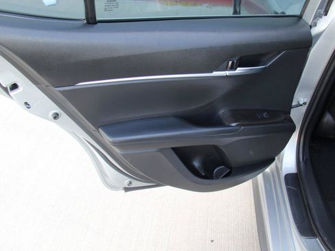 Used 2022 Toyota Camry SE FWD image 23