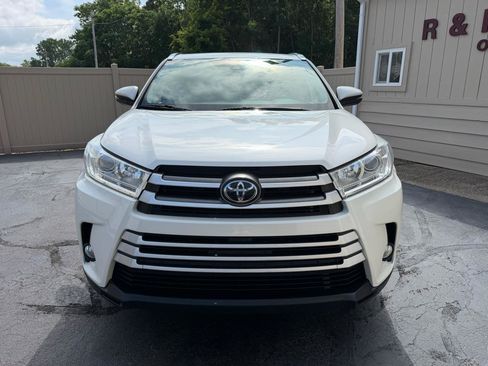 Used 2019 Toyota Highlander XLE AWD/4WD image 10