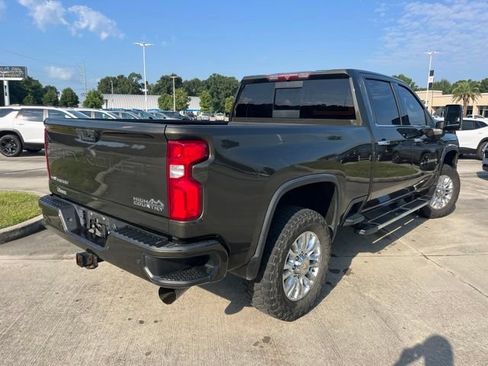 Used 2022 Chevrolet Silverado 2500 High Country w/ Safety Package II AWD/4WD image 9