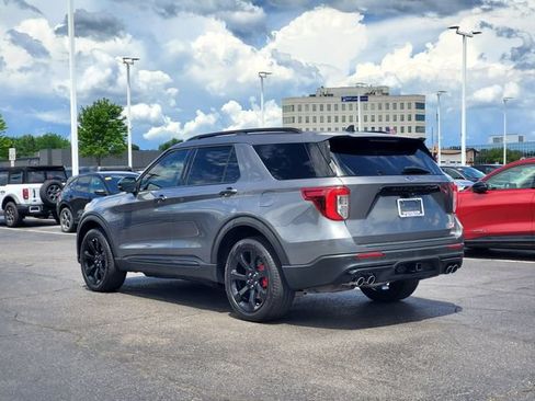 Used 2023 Ford Explorer ST w/ Equipment Group 401A AWD/4WD image 3