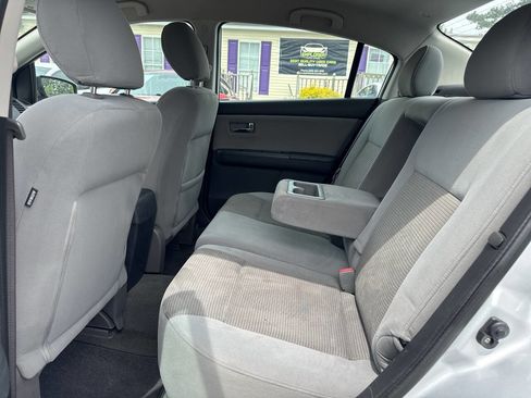 Used 2012 Nissan Sentra 2.0 SR FWD image 10