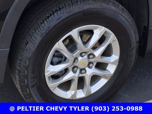 Used 2021 Chevrolet Traverse LT FWD image 7