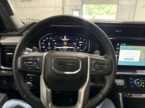 Used 2026 GMC Sierra 1500 Denali w/ Denali Reserve Package AWD/4WD image 11