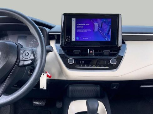Used 2025 Toyota Corolla LE FWD image 7