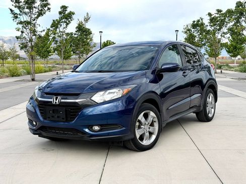 Used 2017 Honda HR-V EX image 1