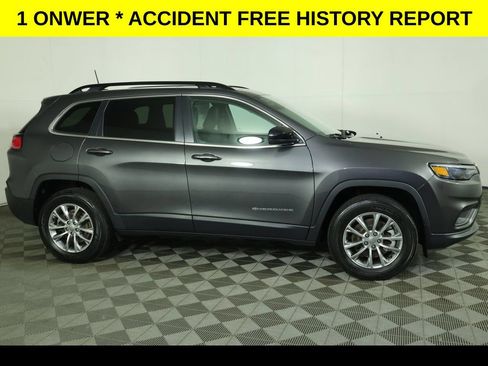 Used 2022 Jeep Cherokee Latitude Lux w/ Sun & Sound Group AWD/4WD image 2