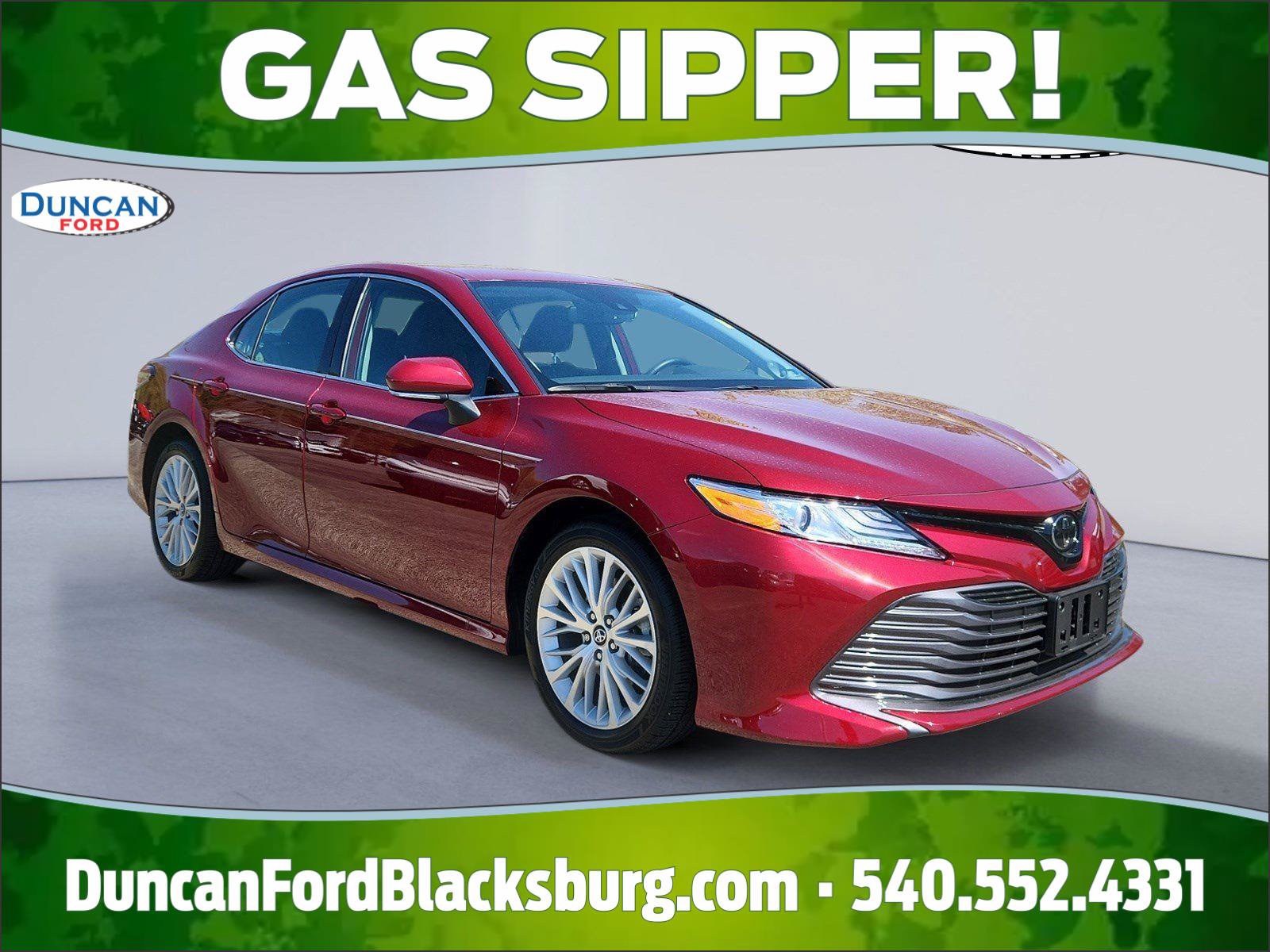 Used 2019 Toyota Camry XLE w/ Navigation Package FWD image 1