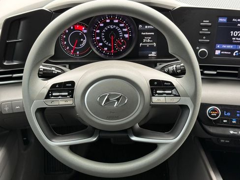 Used 2023 Hyundai Elantra SEL FWD image 19