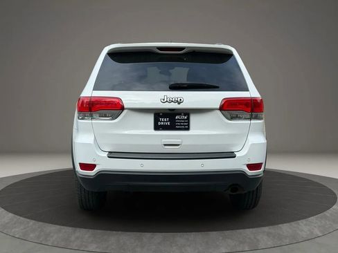 Used 2019 Jeep Grand Cherokee Laredo AWD/4WD image 5