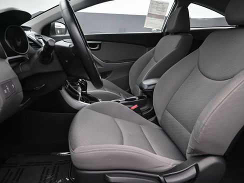 Used 2014 Hyundai Elantra FWD image 9