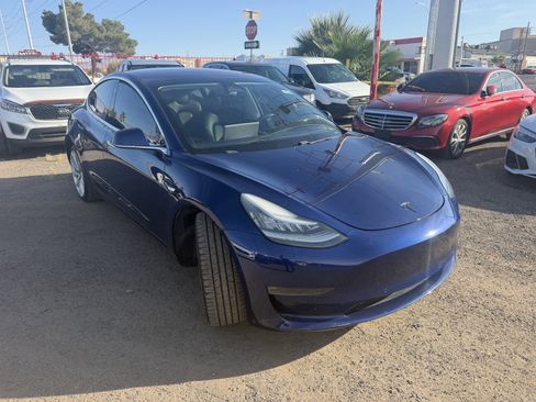 Used 2018 Tesla Model 3 Long Range image 3