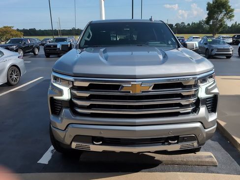 Used 2024 Chevrolet Silverado 1500 High Country AWD/4WD image 8