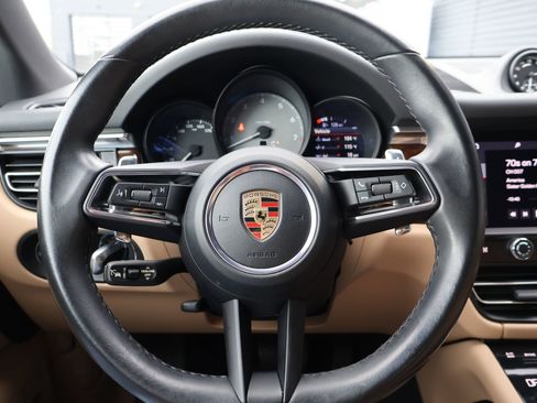 Certified 2023 Porsche Macan S image 16