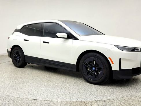 Used 2023 BMW iX xDrive50 w/ Premium Package AWD/4WD image 3