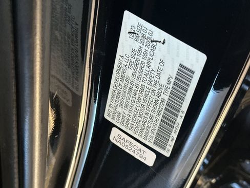 Used 2024 Honda Pilot Touring image 31