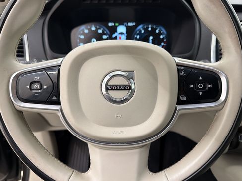 Used 2018 Volvo XC90 T6 Momentum w/ Convenience Package AWD/4WD image 17