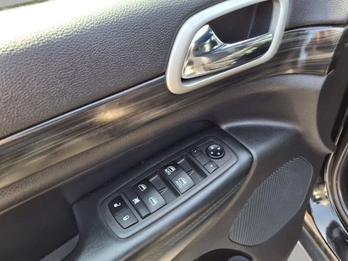 Used 2021 Jeep Grand Cherokee Laredo X AWD/4WD image 19