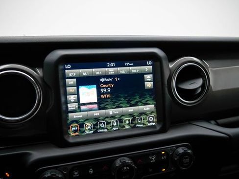 Used 2023 Jeep Wrangler Unlimited Sahara w/ LED Lighting Group AWD/4WD image 7