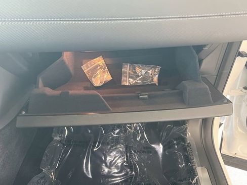 Used 2025 Land Rover Discovery Sport Dynamic SE image 31