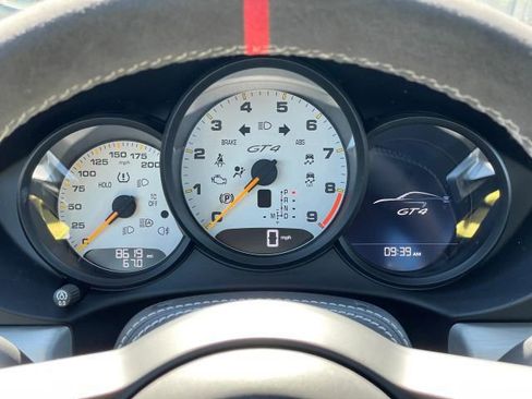 Used 2021 Porsche 718 Cayman GT4 RWD image 32