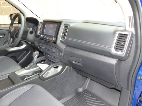 Used 2024 Nissan Frontier SV w/ Technology Package AWD/4WD image 42