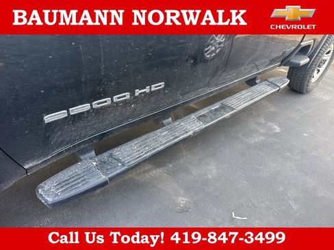 Used 2020 GMC Sierra 2500 4x4 Crew Cab w/ Convenience Package image 2