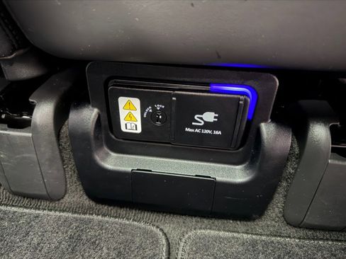 Used 2024 Hyundai Ioniq 5 Limited image 50