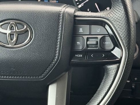 Used 2023 Toyota Tundra Limited w/ Power Package AWD/4WD image 13