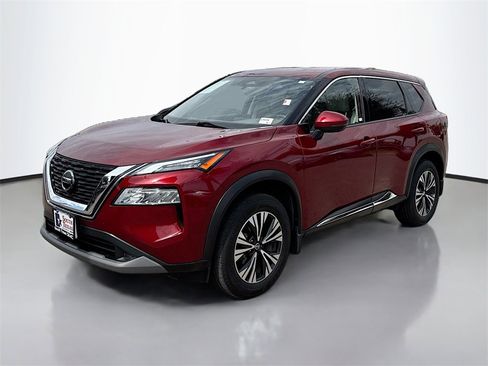 Used 2021 Nissan Rogue SV image 3