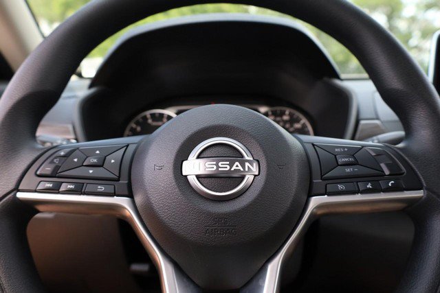 Certified 2025 Nissan Altima 2.5 SV FWD image 9