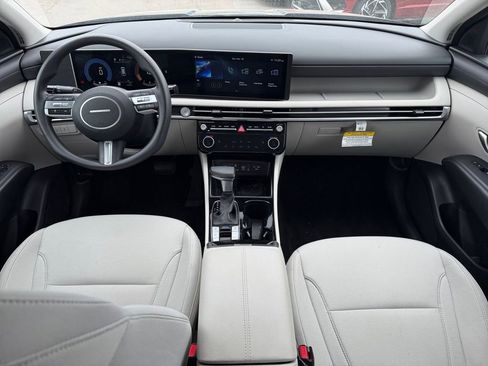 Used 2025 Hyundai Tucson SEL image 12