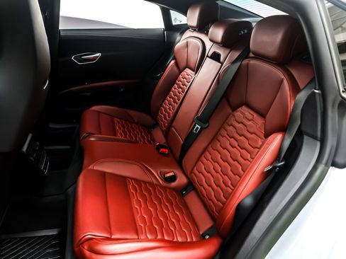 Used 2024 Audi RS e-tron GT image 9