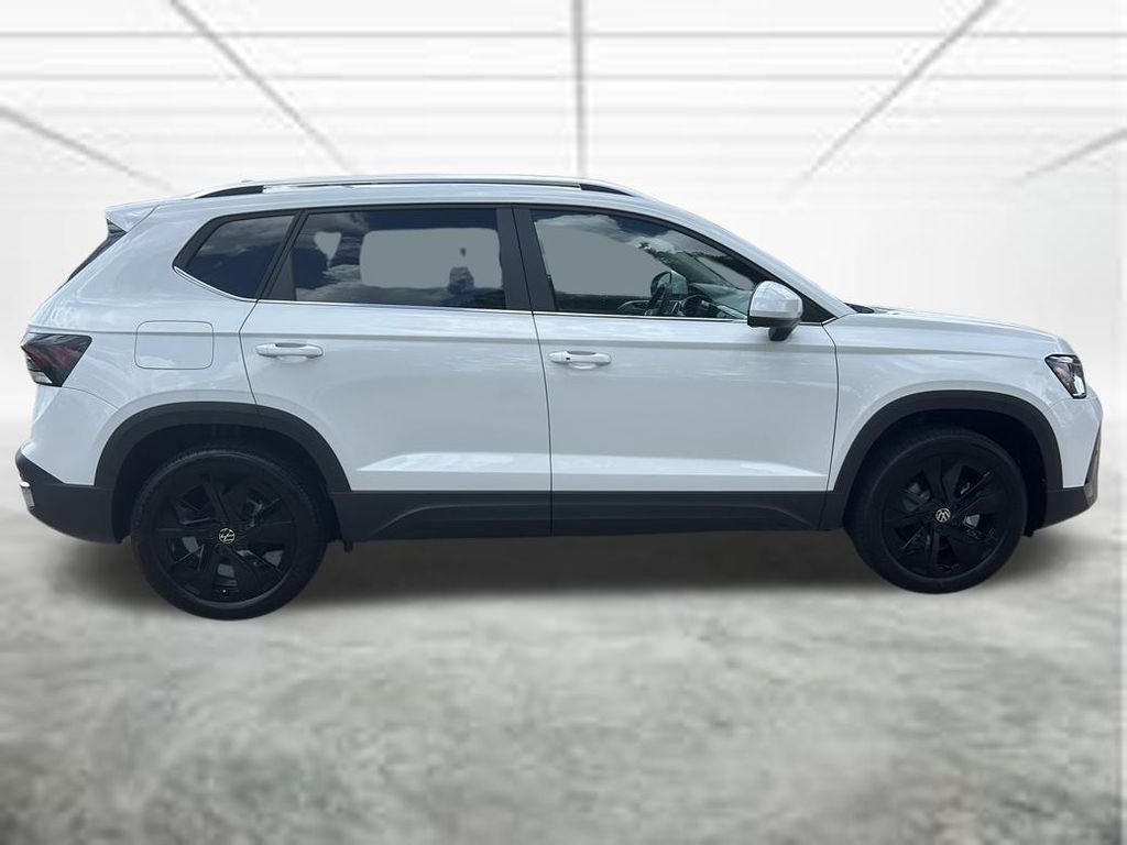 New 2026 Volkswagen Taos SE FWD image 7